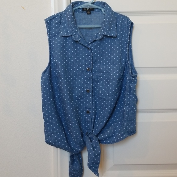 Tops - Short sleeved denim button up Tops - Short sleeved denim button up